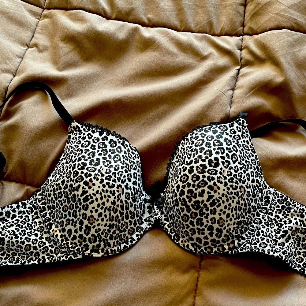 Victoria’s Secret demi leopard print bra 32DD